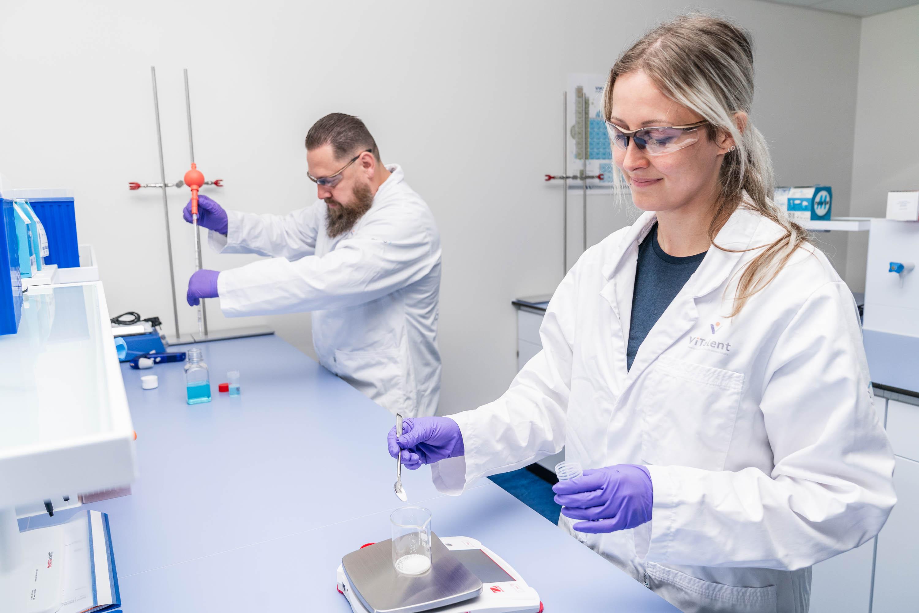 Validatie van processen en systemen volgens GMP en regelgeving, uitgevoerd door ervaren consultants met sectorspecifieke kennis.