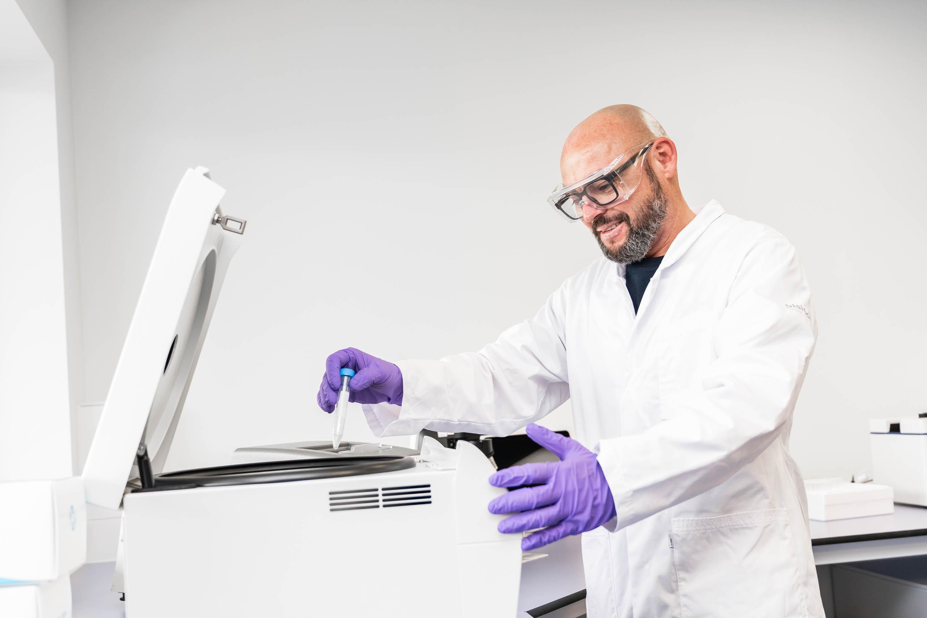 Conseil pour l'industrie cosmétique Nous soutenons les entreprises cosmétiques en leur apportant une expertise technique et une assurance qualité.